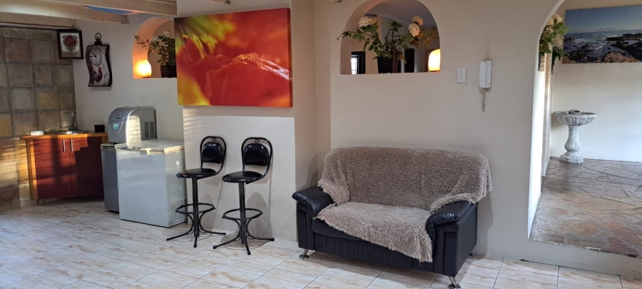5 Bedroom Property for Sale in Lansdowne Western Cape